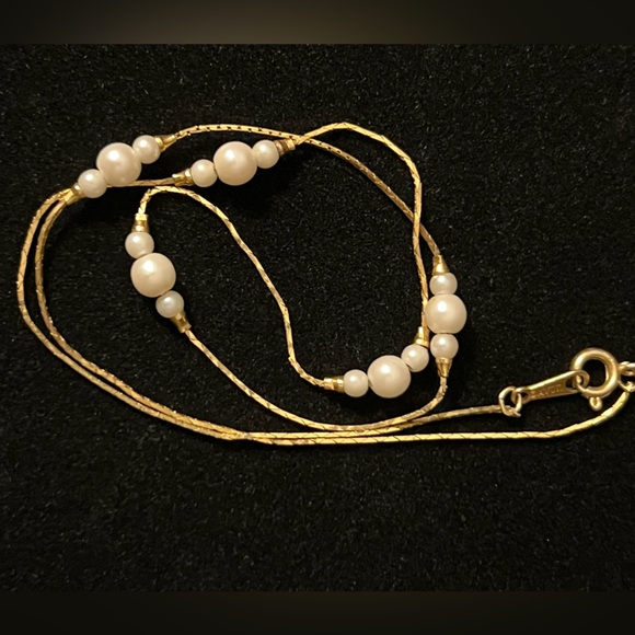Delicate Avon Necklace - Picture 6 of 7
